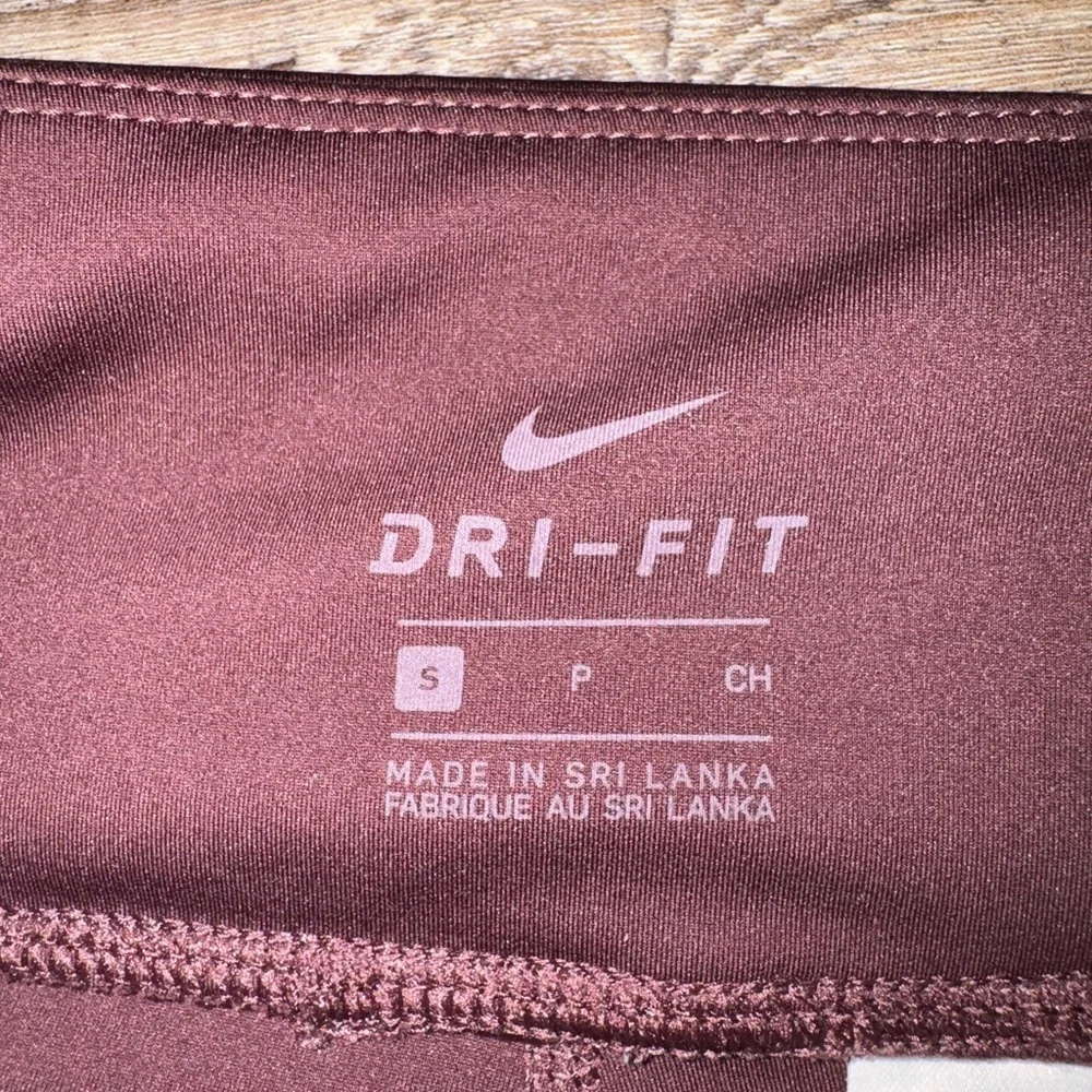 Nike Epic Lux Dri-Fit Running Cropped Leggings Burgundy Perforated Womens Small